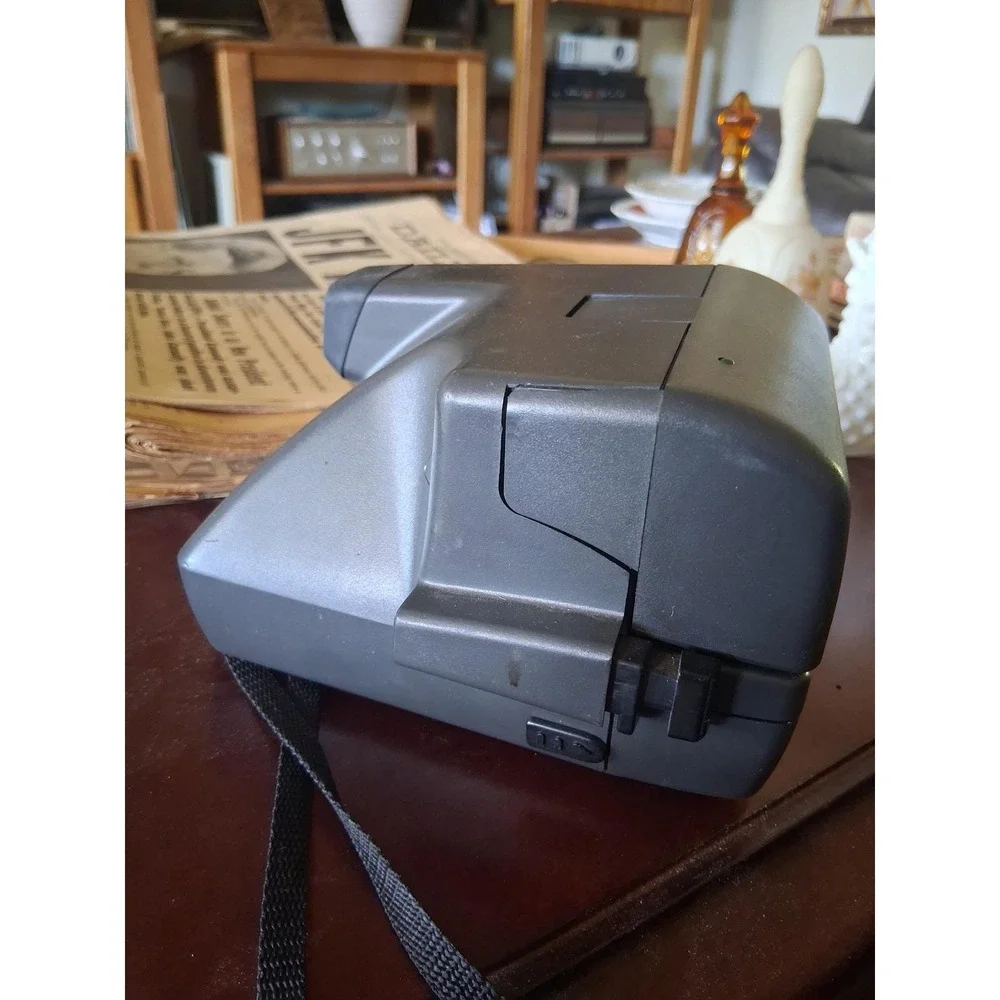 Polaroid OneStep CloseUp 600 Instant Film Camera Gray with Case Vintage Flash
